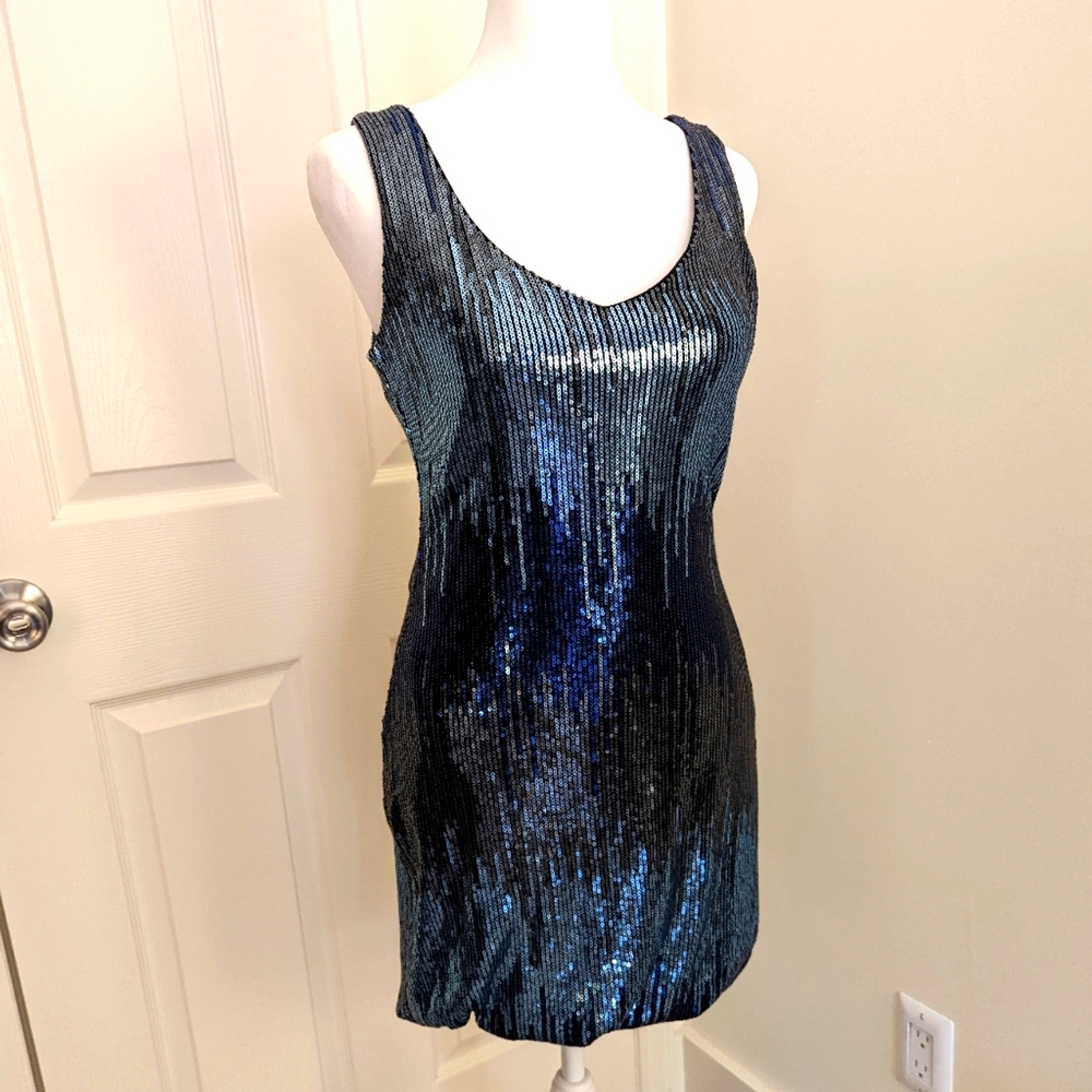 ✨Blue & is Silver Sequinned Cocktail Dress 👗
